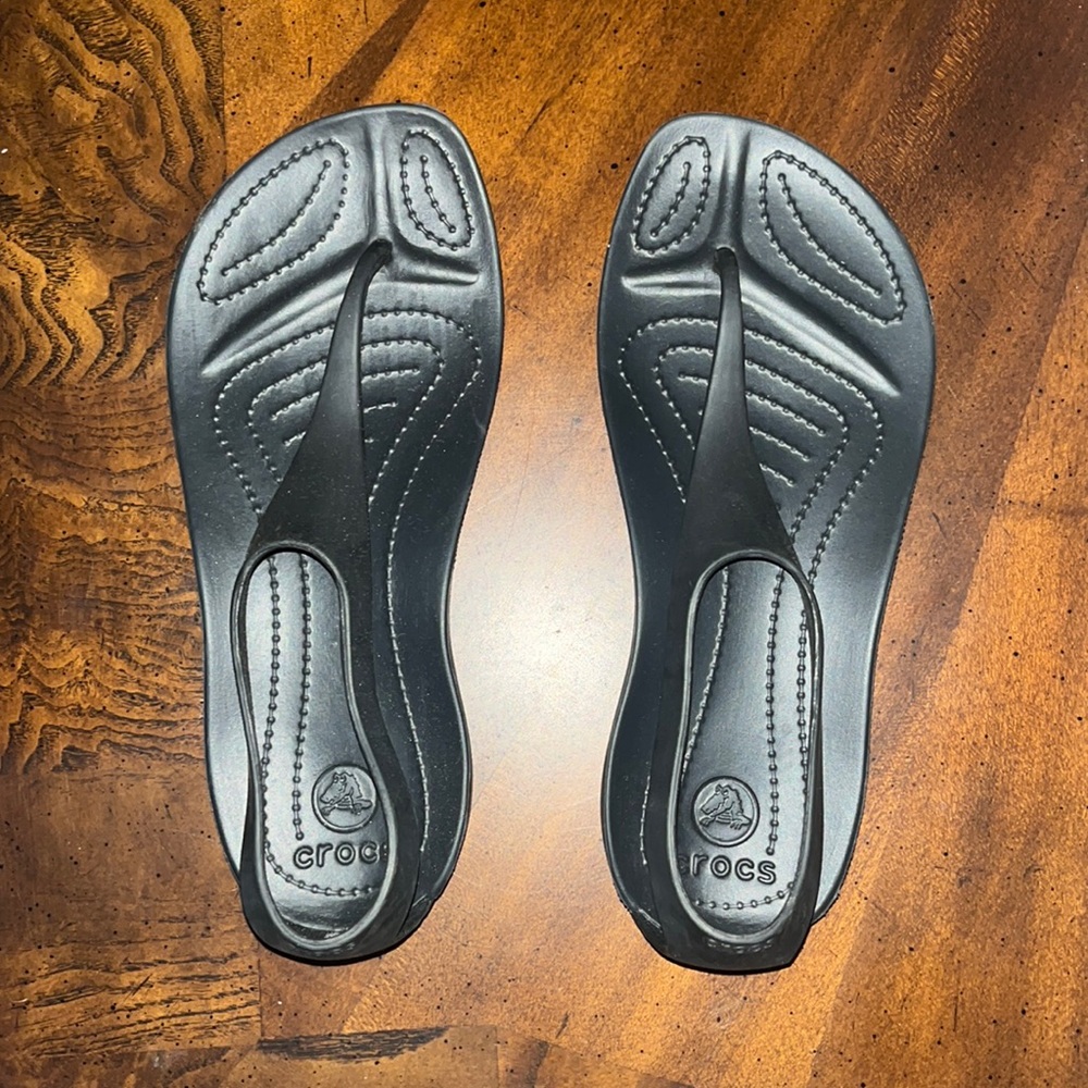 black croc sandals